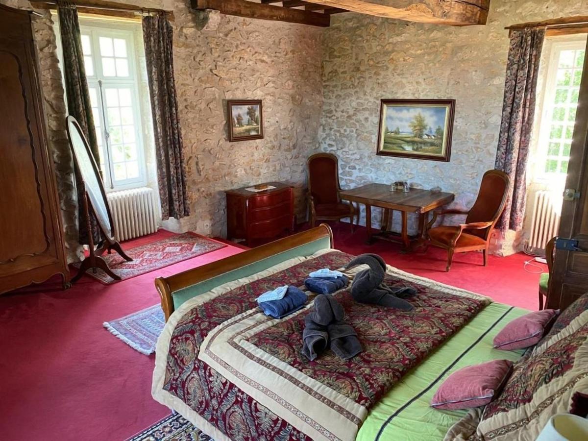 Chateau De Montrame Soisy-Bouy 객실 사진