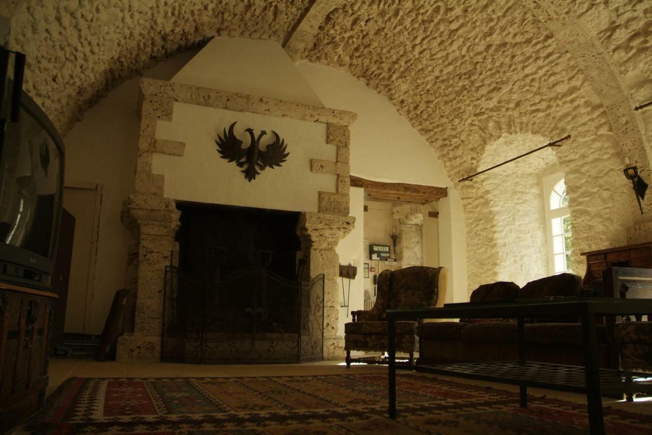 Chateau De Montrame Soisy-Bouy 외부 사진